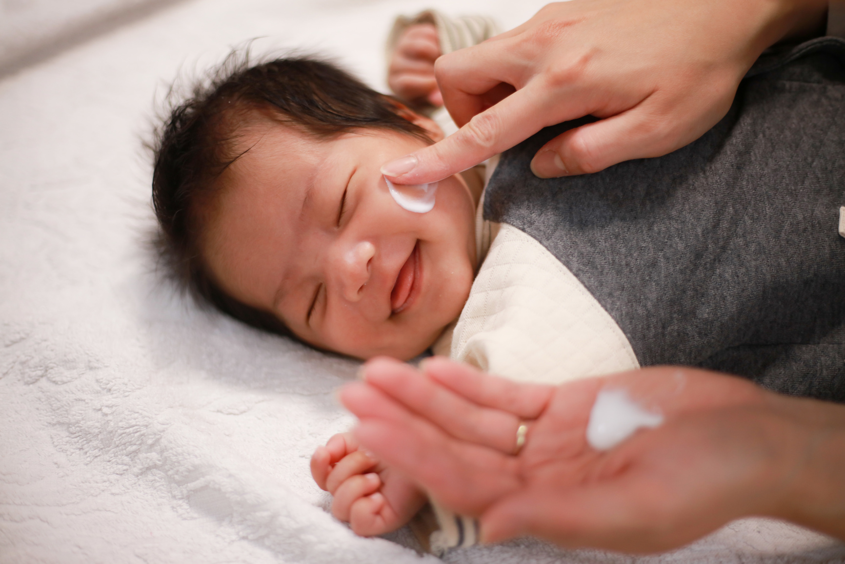 Baby moisturizing image